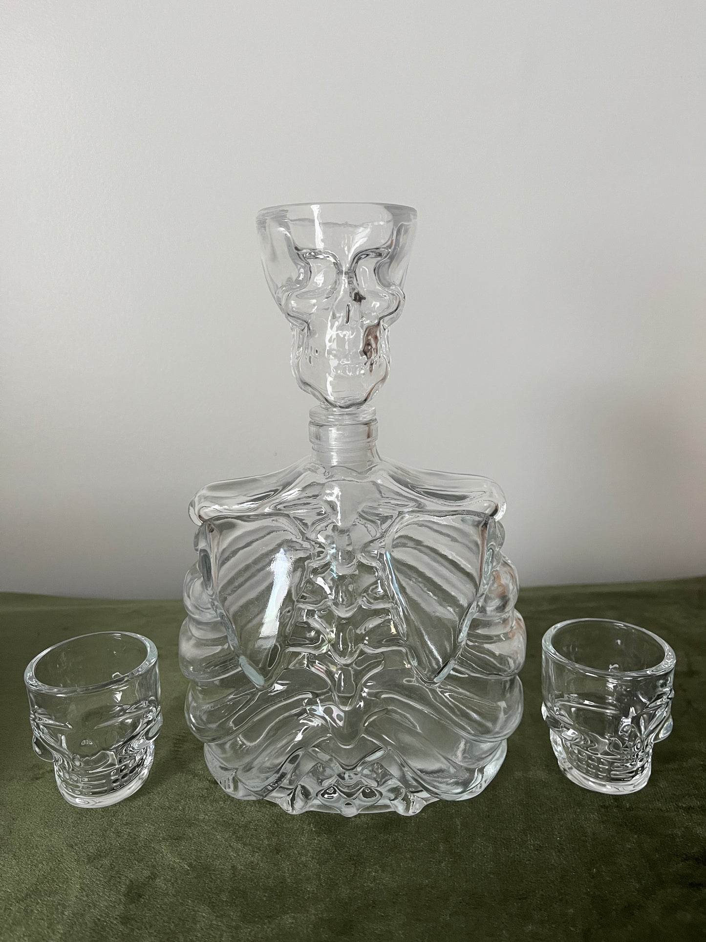 Skull Glass Decanter with 2 Shot Glasses
