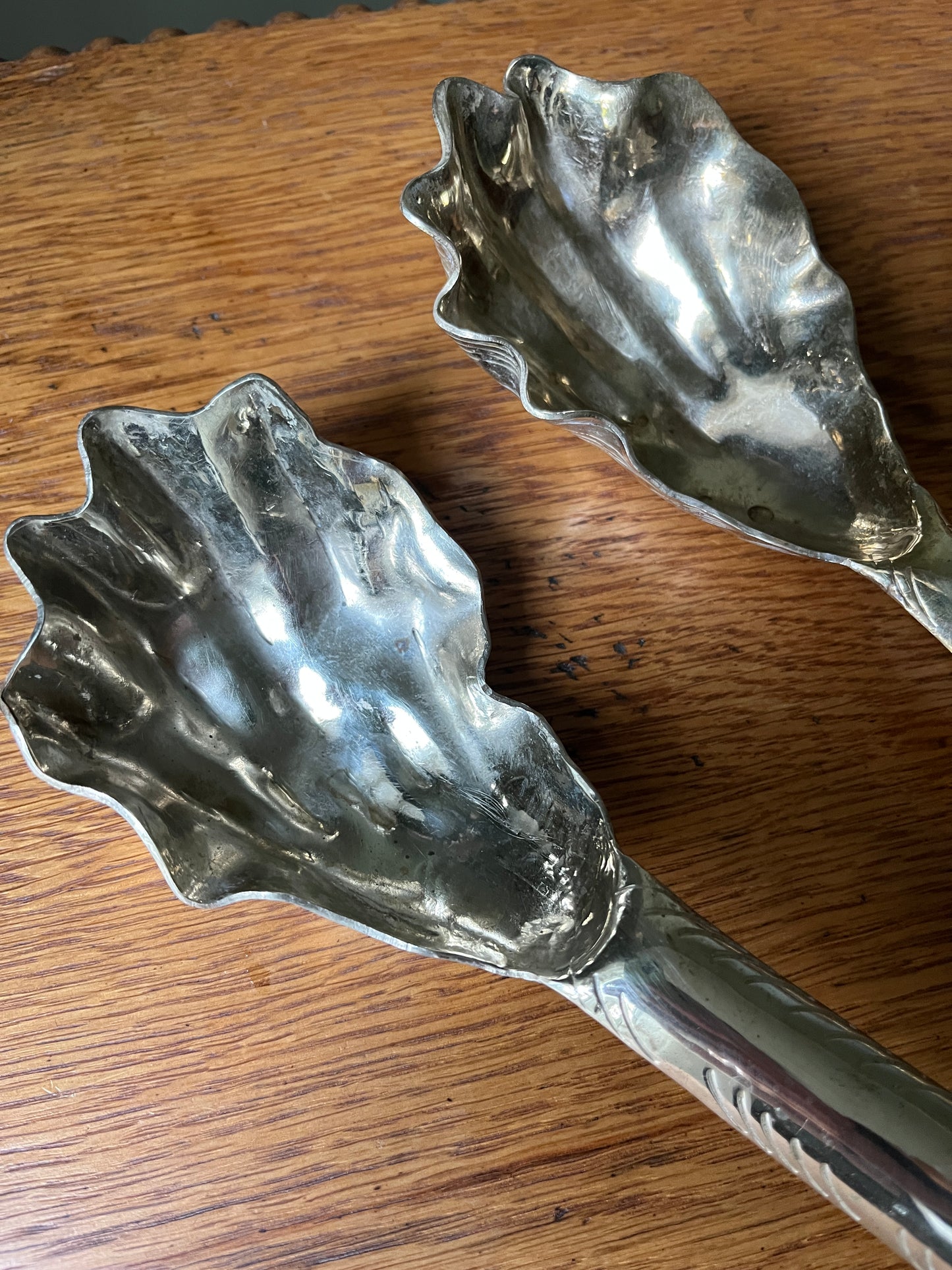GoGo Oyster Shell Serving Utensils